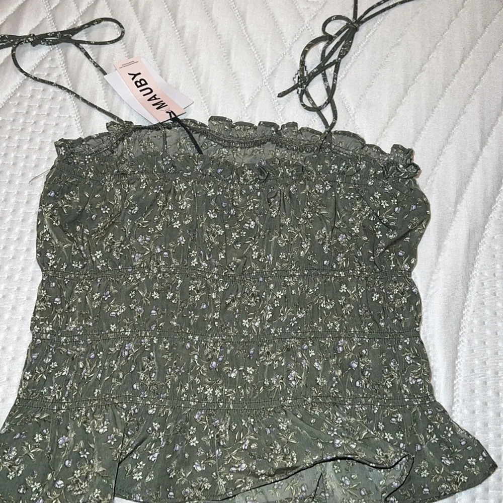 Top - Picture 2 of 4